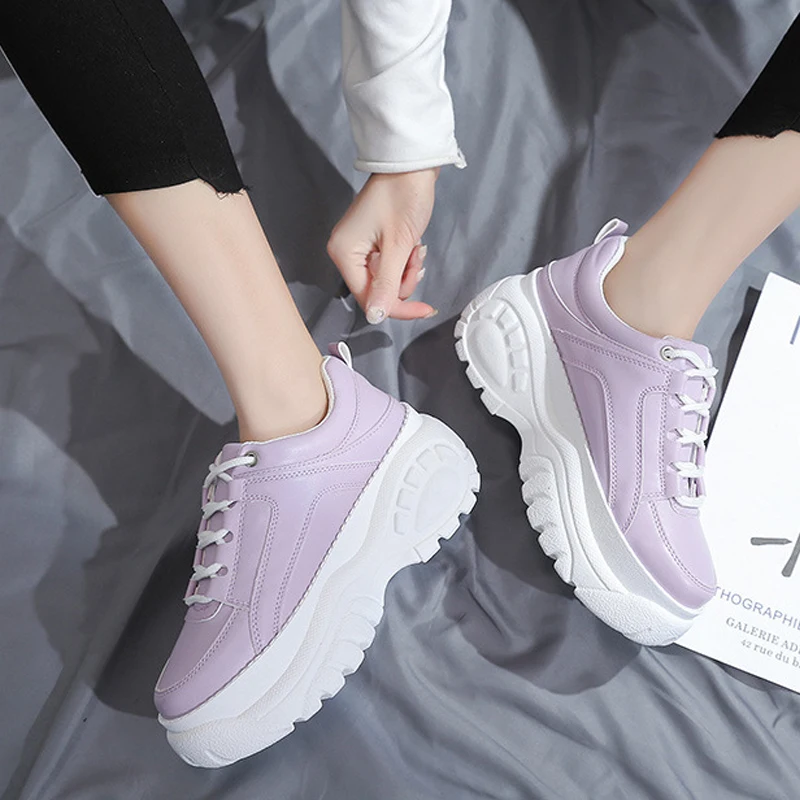 Женские кроссовки на массивной платформе Белые Повседневные вулканизированной