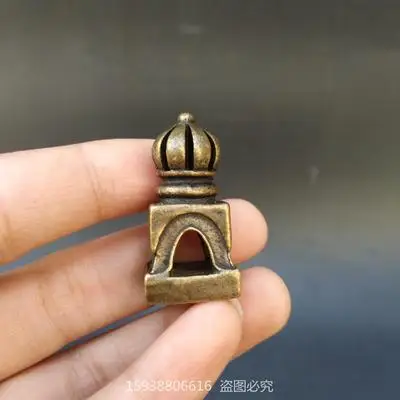 

Изысканное античное украшение из чистой меди