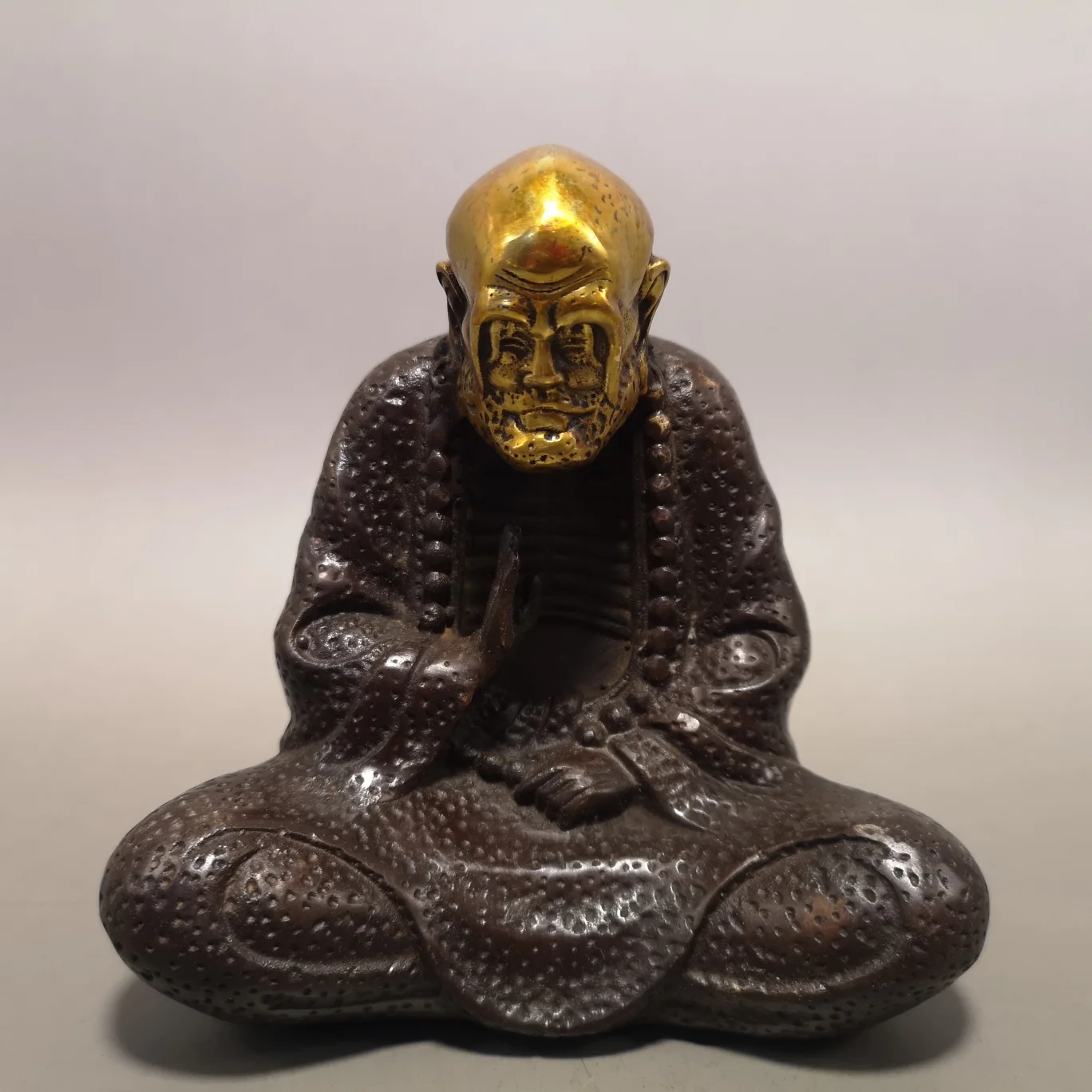 

China Fine Workmanship Bronze Sculpture “ Dharma Buddha ” Metal Crafts Home Decoration