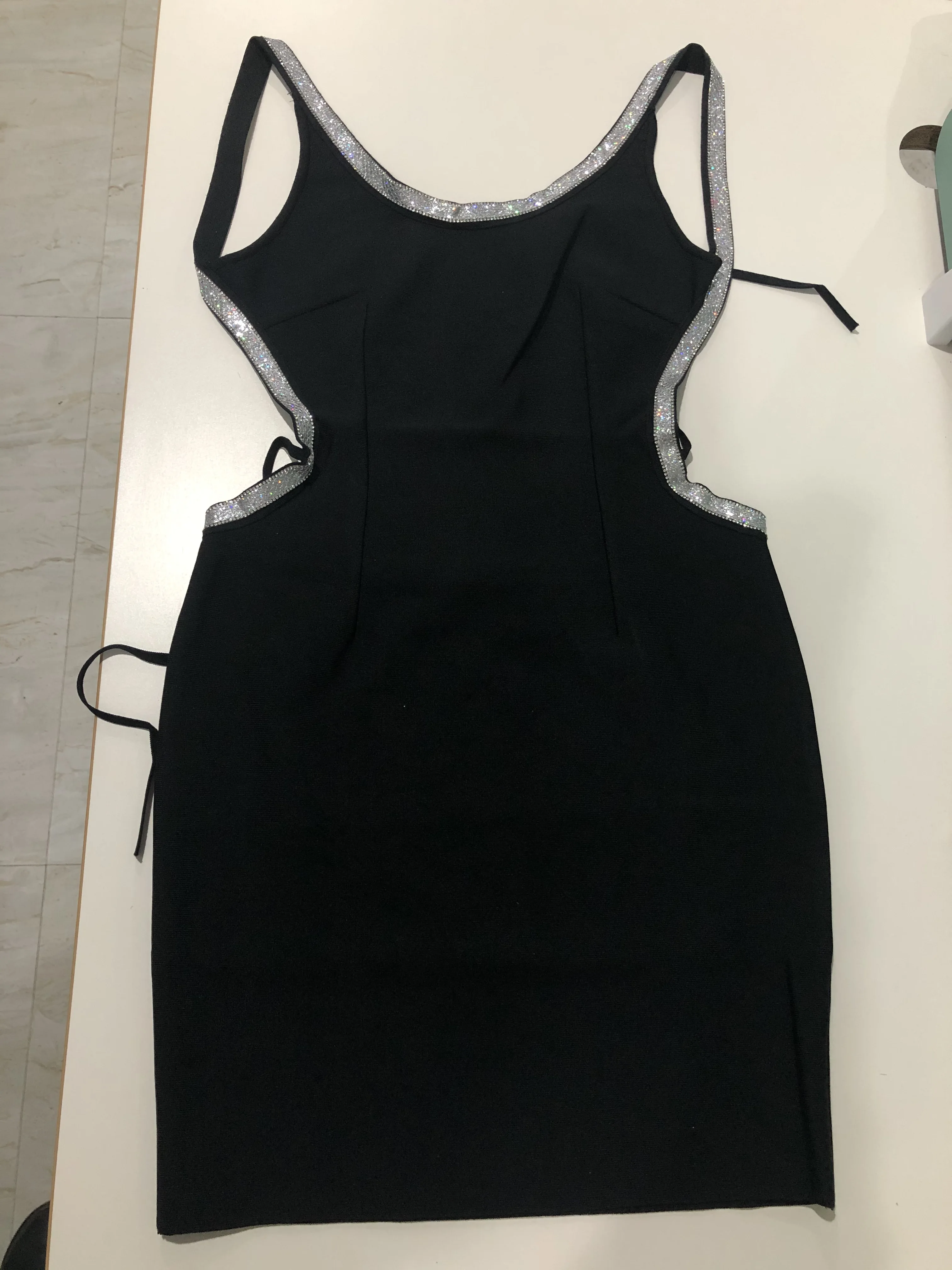 Женское платье с блестками черное облегающее элегантное клувечерние ное