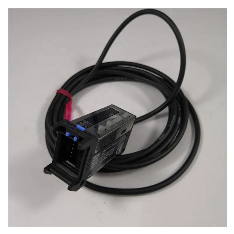 

KEYENCE Amplifier Unit, Cable Type, NPN PX-10