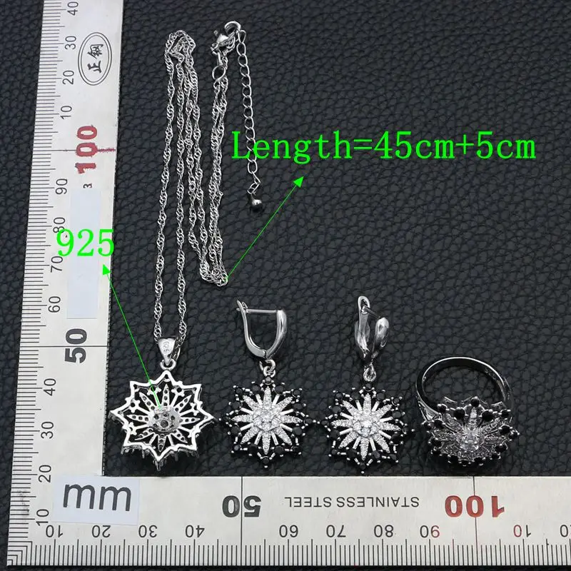 Набор женских ювелирных изделий из серебра 925 пробы с черными камнями и белыми