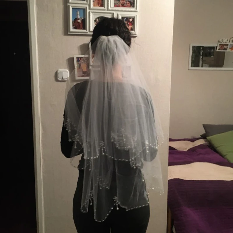 Фата свадебная короткая с гребнем элегантная белая цвета слоновой кости 2021