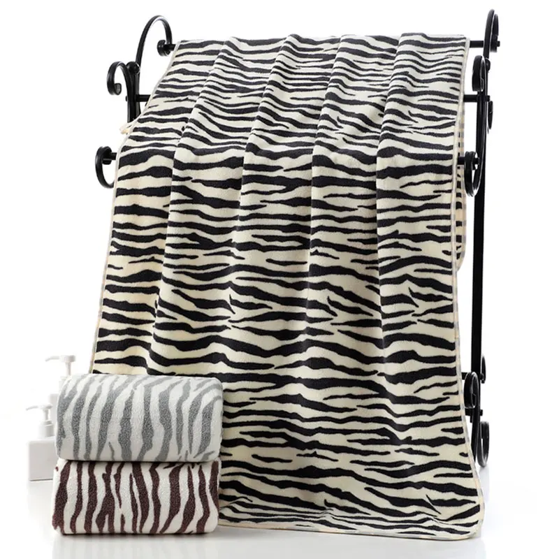 

Полотенце из кораллового бархата с принтом зебры, плюшевое супермягкое банное полотенце, утолщенное абсорбирующее пляжное полотенце из ми...