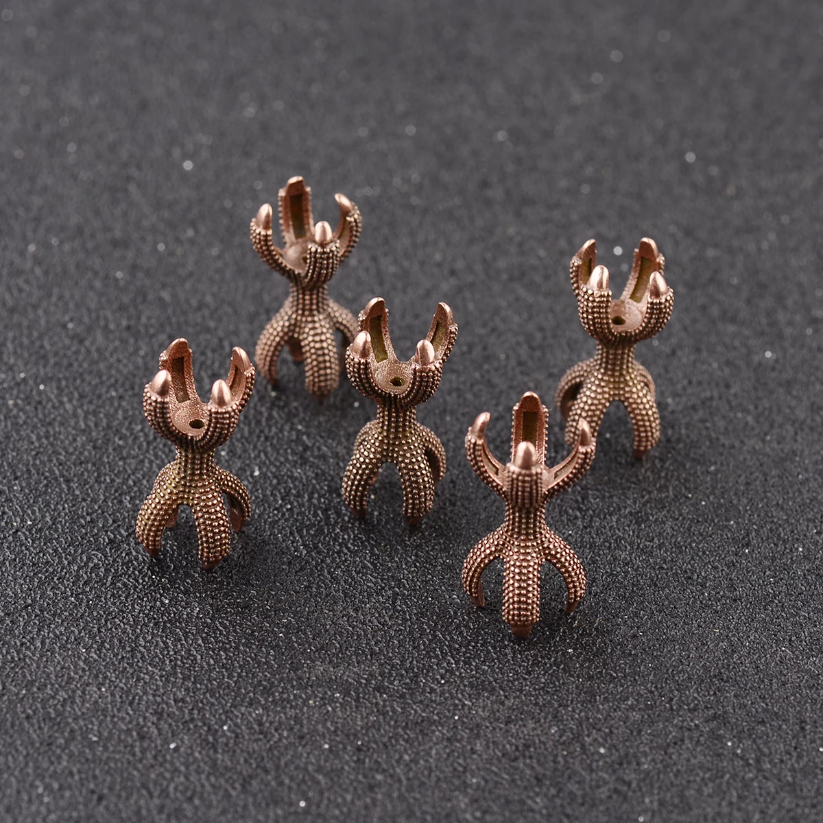 

4Pcs/Lot Rose Gold Color Bracelet Pendant Silver Color Copper Material Both Sides Dragon Claw Shape Bracelet Pendant Jewelry