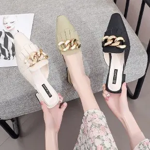 

2021 Summer Women Slippers New All-match Pointed Toe Baotou Half Drag Two Wear Mid Heel Slipper Fashion Metal Decoration Sandals