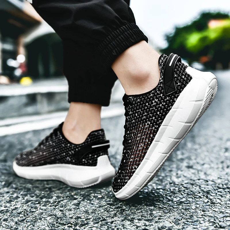 

2021 Summer Men Hollow Breathable Sports Shoes Size 39-46 Fashion Refreshing Running Shoes Outdoor Leisure Walking Sneakers Men