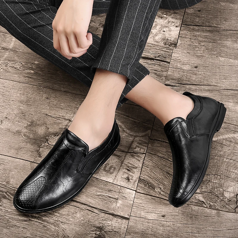 Мужские кожаные туфли в британском стиле черные повседневные деловые из