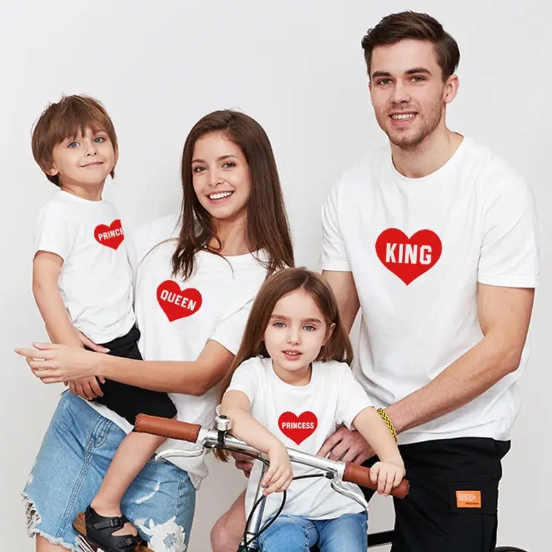 

Father and Mother Summer T-shirts Fashion Mommy And Me Clothes Father Son Short Sleeve Soft T-shirt Suit Family Matching Clothin