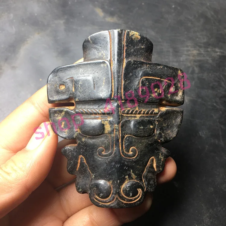 

Ancient antique jade, snowflake jade, animal face pattern, hollowed out, double-sided jade Bi, antique collection.