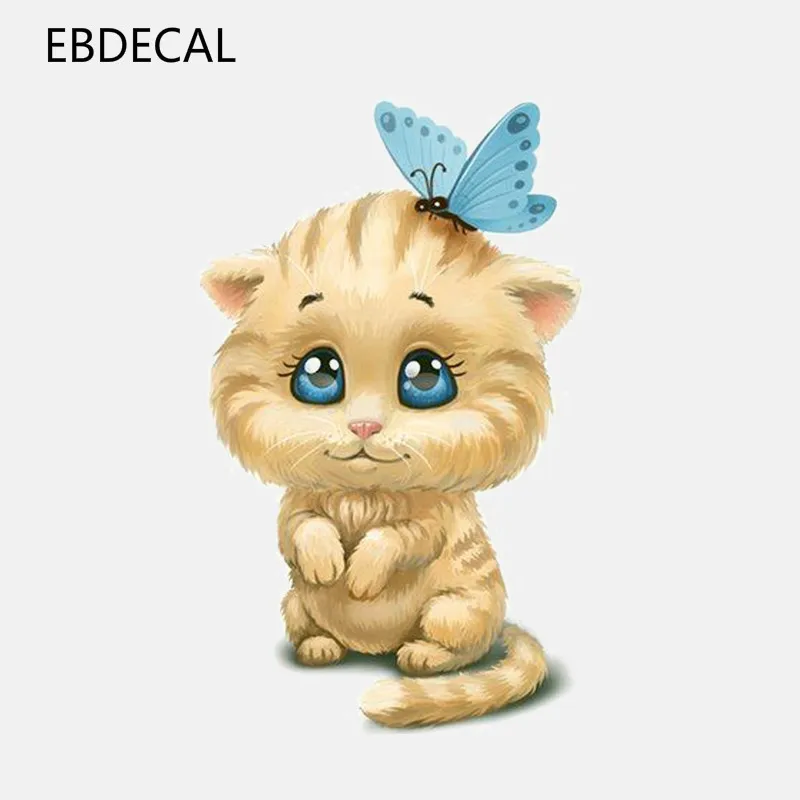 EBdecal забавная кошка играющая с бабочкой для авто