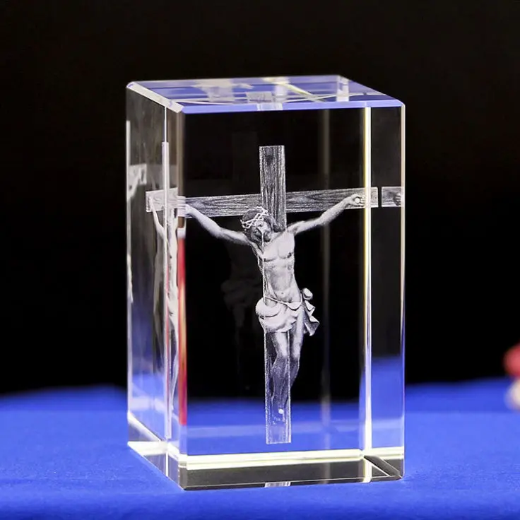 

5x5x8cm Crystal Inner Carved Jesus Statue Cross Crafts Home Decorations Christian Gifts Souvenirs