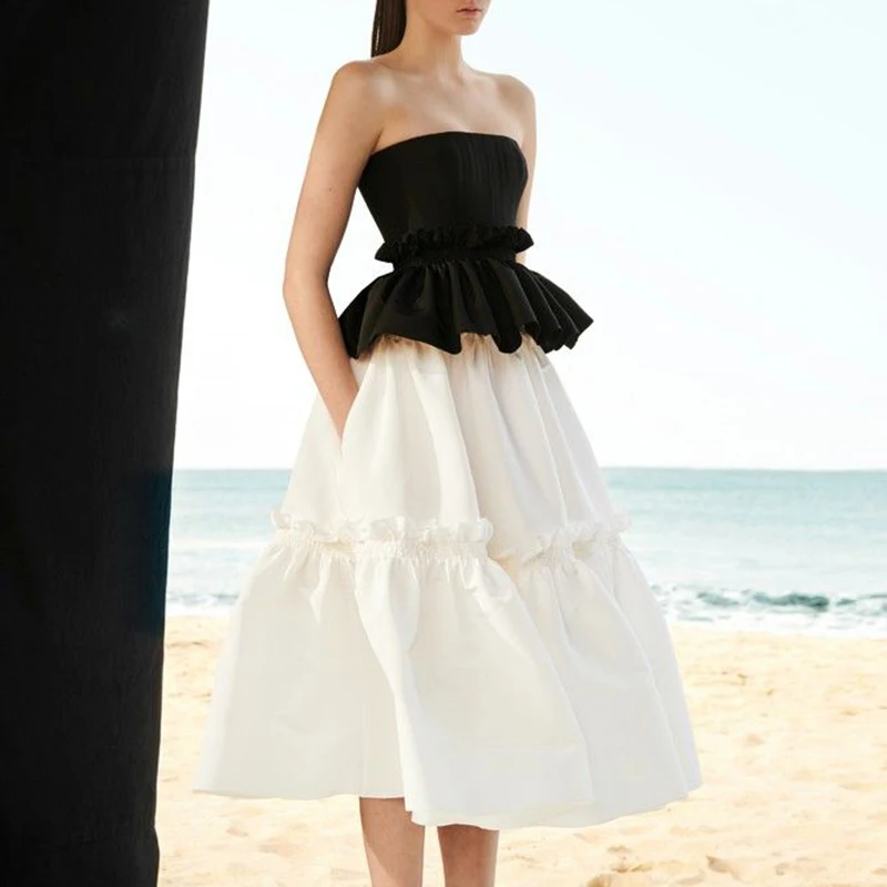 Женское платье средней длины в стиле пэчворк без бретелек TWOTWINSTYLE Белое