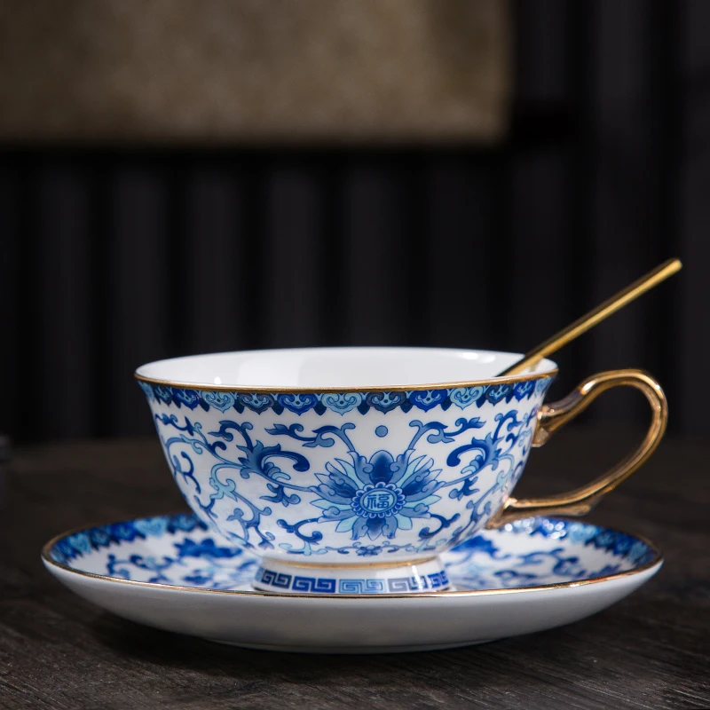 

Bone China Pottery Coffee Cup Luxury Ceramic Mug Coffee Reusable Cup Tea Cups And Saucer Sets Tazas Ceramica Drinkware BI50CS