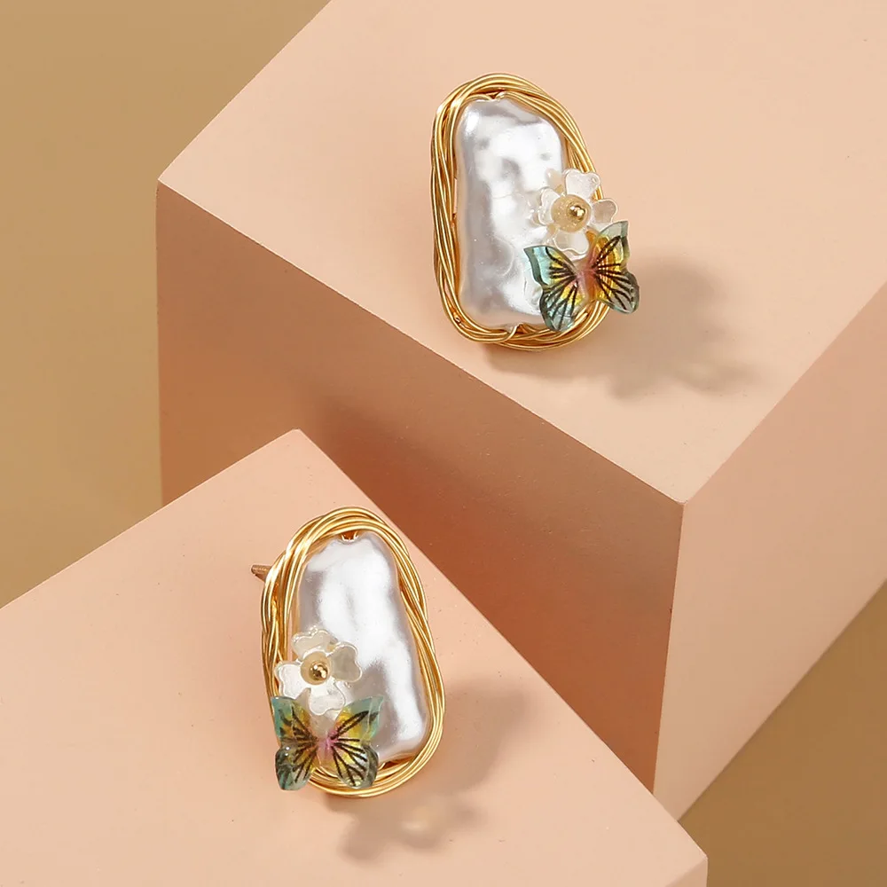 

Baroque Vintage Pearl Butterfly Earrings for Women Geometric Drop Earrings Wedding Anniversary Jewelry Gift