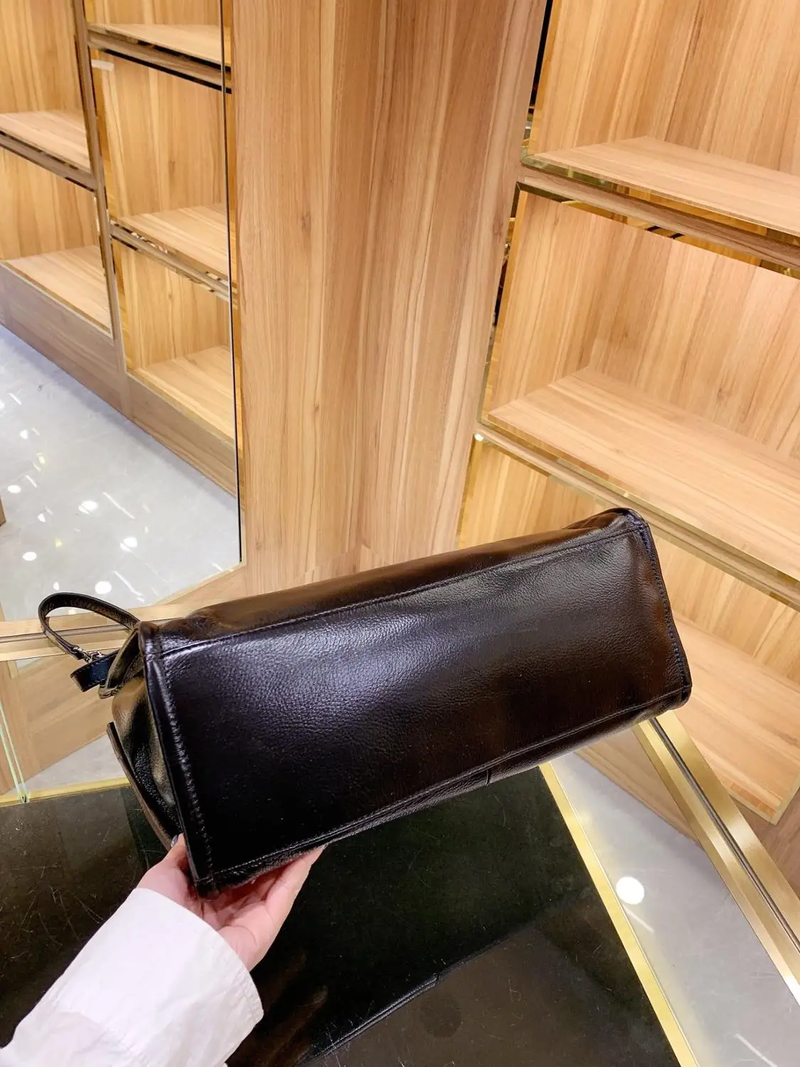 

Logo Autumn and Winter New Leather Ladies Chain Bag Fashion Simple and Versatile Large Capacity Single Shoulder Bag