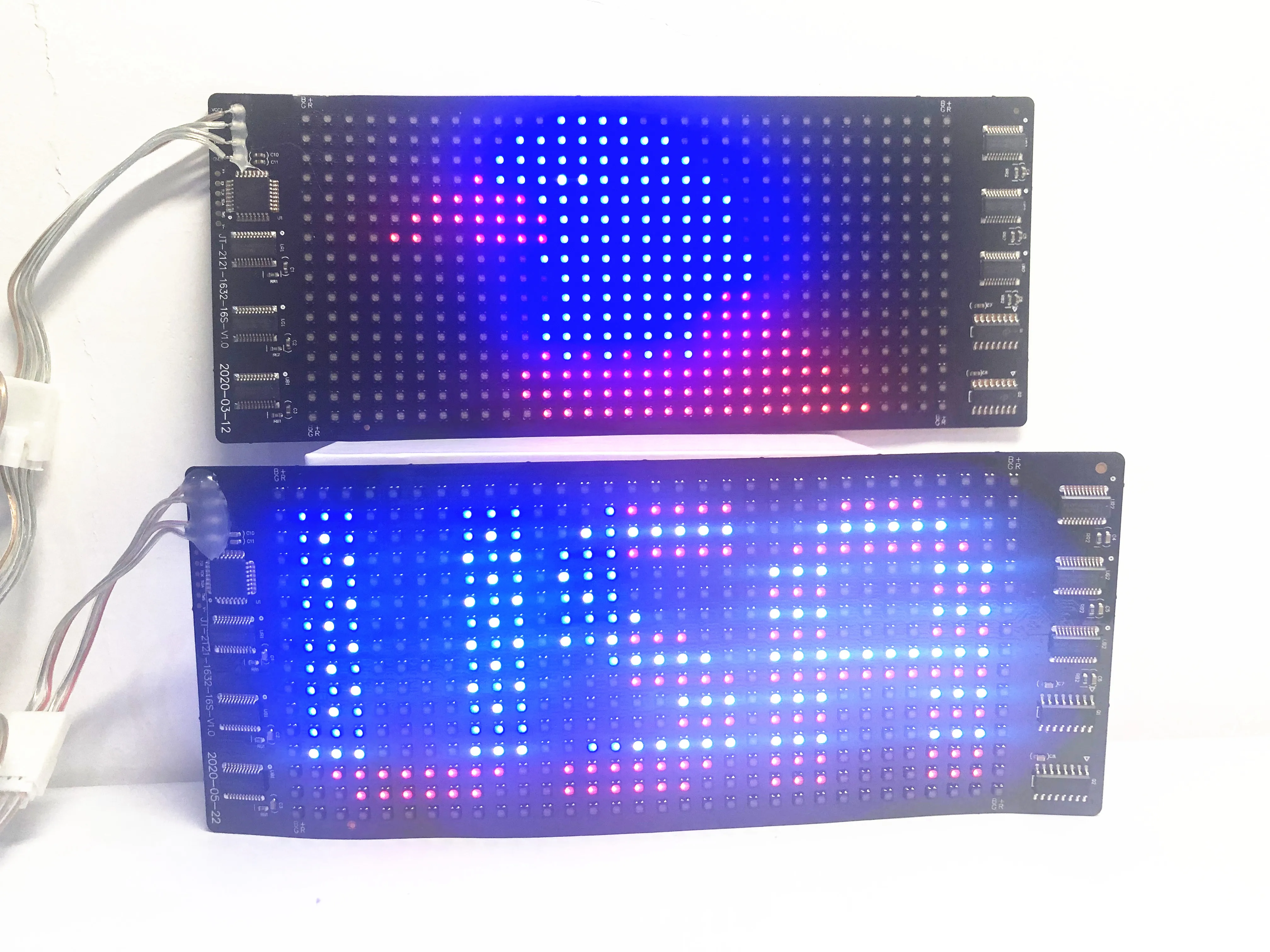 Программируемый через Bluetooth Rgb гибкий светодиодный модуль 16*32 пикселей дисплей