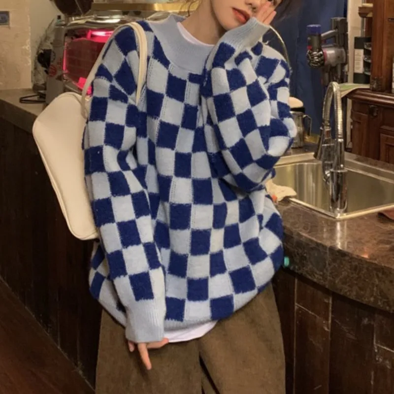 Женский свободный пуловер в шахматную клетку средней длины | Женская одежда