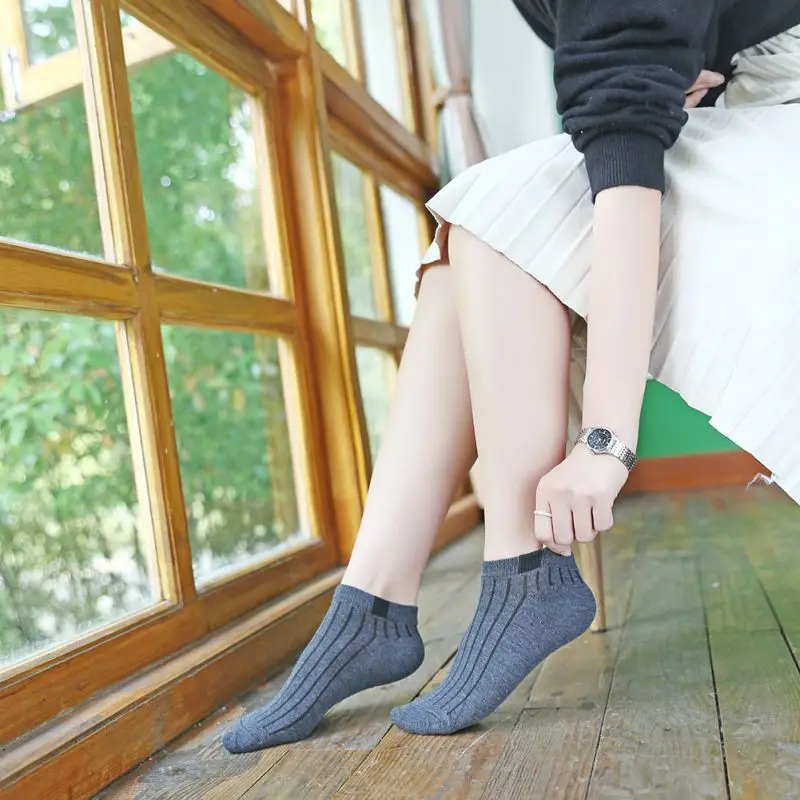 Женские короткие носки яркие цвета дышащие милые забавные одноцветные плюшевые