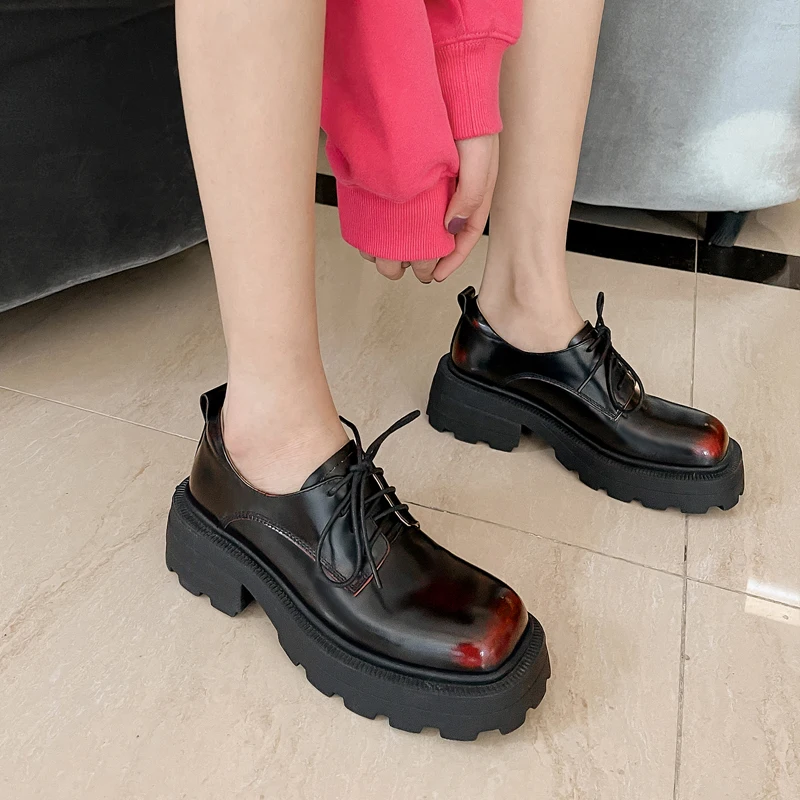 

British Style Brogue Shoes Big Head Thick Soles Flat Platform Shoes Women Autumn Lace Up Casual Retro Muffin Flats Boats Shoe