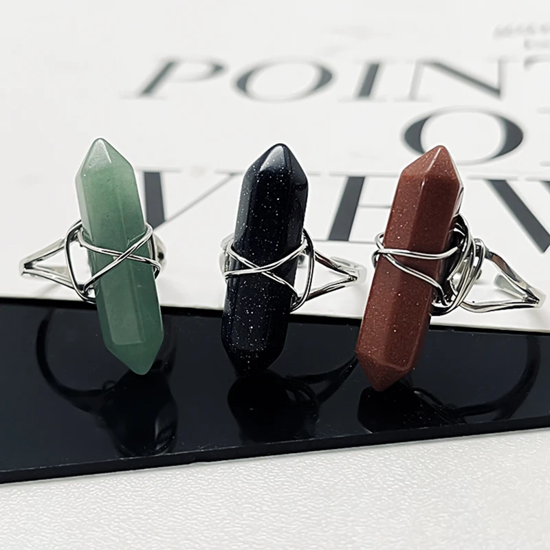 Женское кольцо ручной работы с натуральным камнем уникальное неоготическое