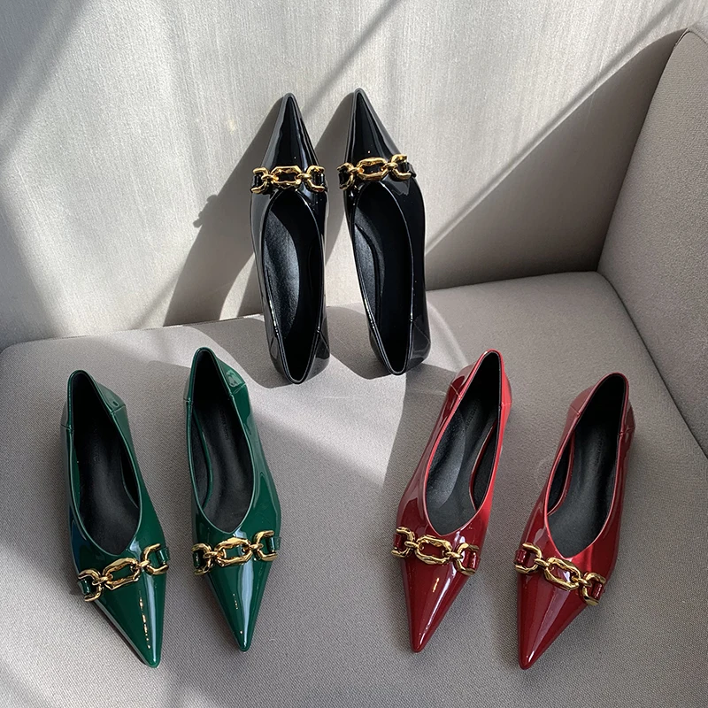 

Туфли женские из лакированной кожи, без застежки, лоферы, заостренный носок, плоская подошва, без каблука, черные/зеленые/белые, удобная обув...