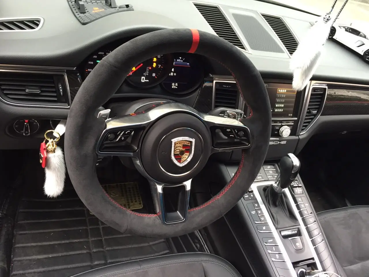 

DIY suede leather hand-sewn steering wheel cover For Porsche Cayenne macan Panamera 911 non-slip and breathable car wheel cover
