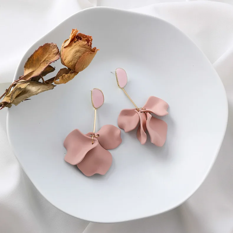 Gold Color Wafer Purple Petal Earrings For Women New Korean Style Elegant Flowers Long Earrings Fashion Party Jewelry Sweet Gift