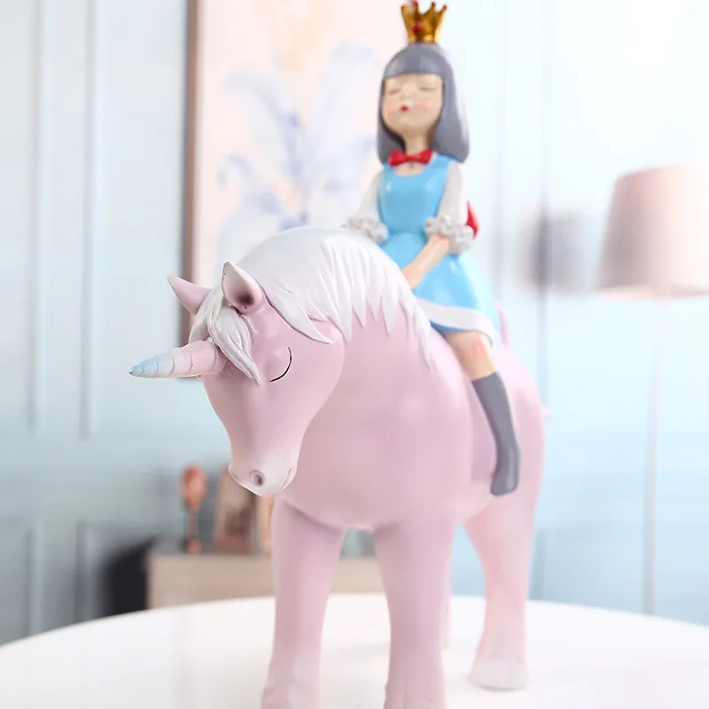 Скандинавский стол для рукоделия сказочная девушка современное искусство