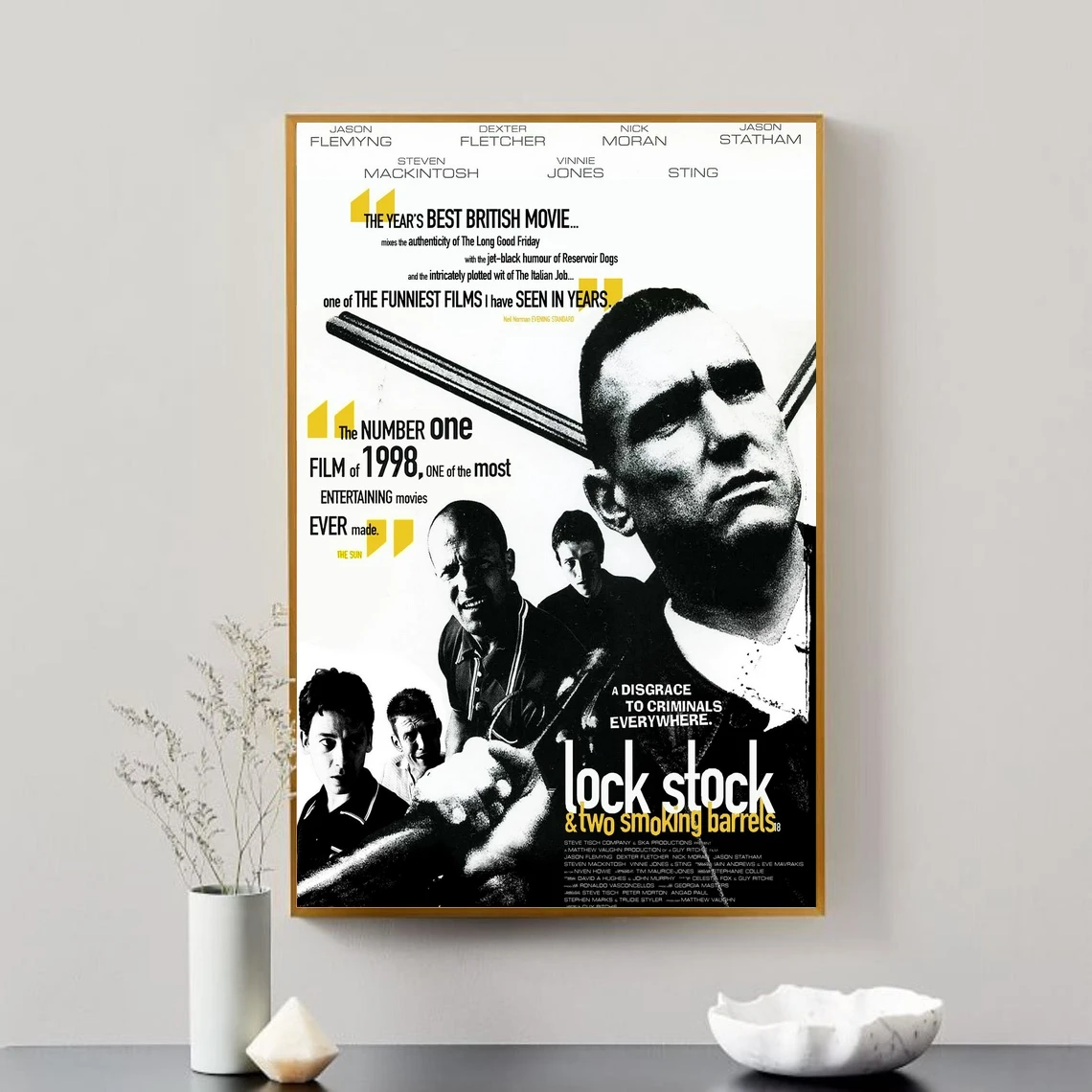 Замок со склада и два курительных бочка (1998) плакат британская комедия фильм