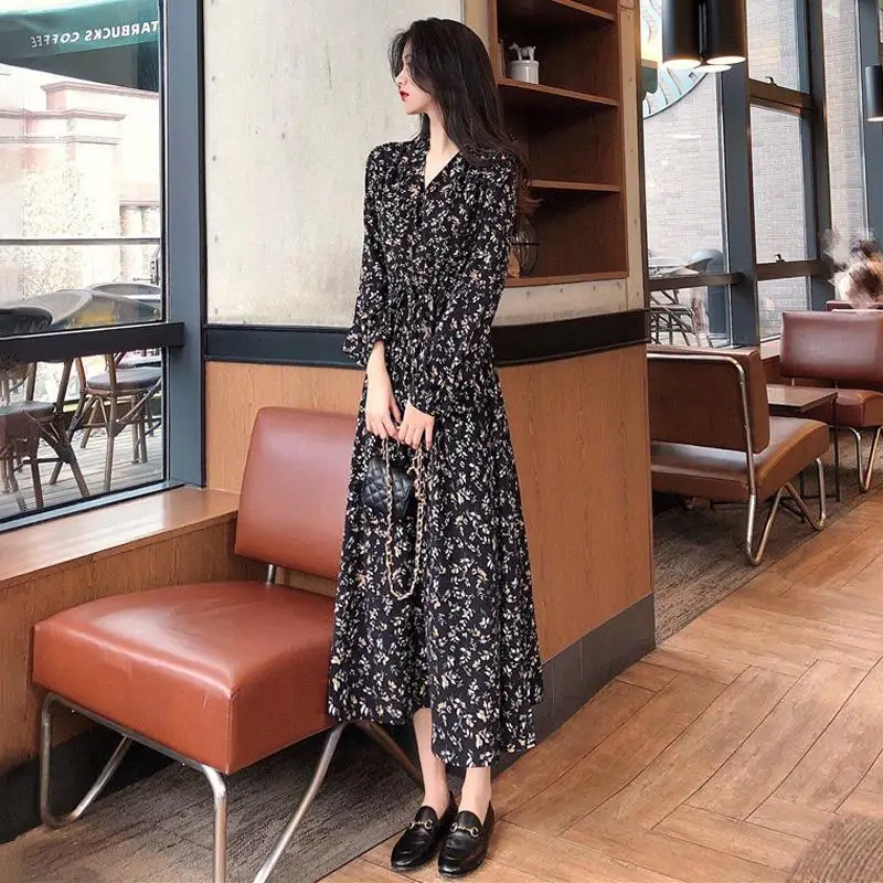 

2022 Autumn & Winter New French Simple Black Floral Dress Casual Loose Slim Temperament All-match Women Long Dress Free Shipping
