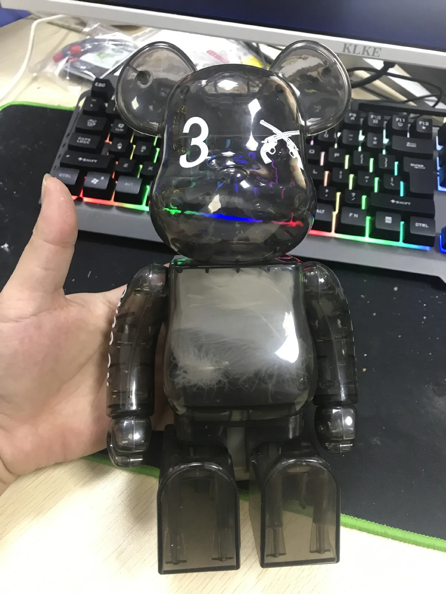 Игрушечные фигурки Bearbricklys 400% 28 см с перьями мир экшн-фигурки медведь куклы