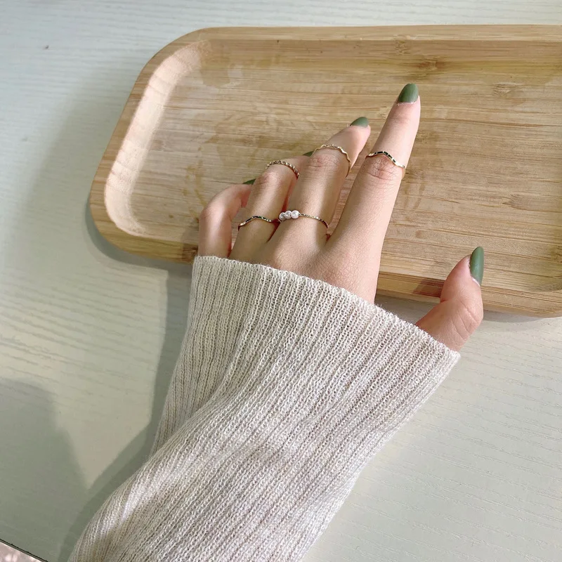 Кольцо женское волнистое комплект из 5 предметов без регулировки с красной