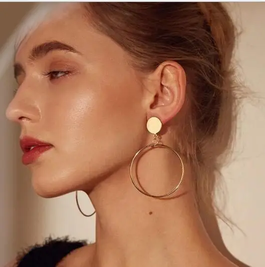 Цвета: золотистый серебристый модные опасные серьги круглые простые большие