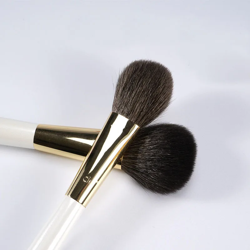 Набор профессиональных кистей для макияжа ручной работы мягкие голубые белки