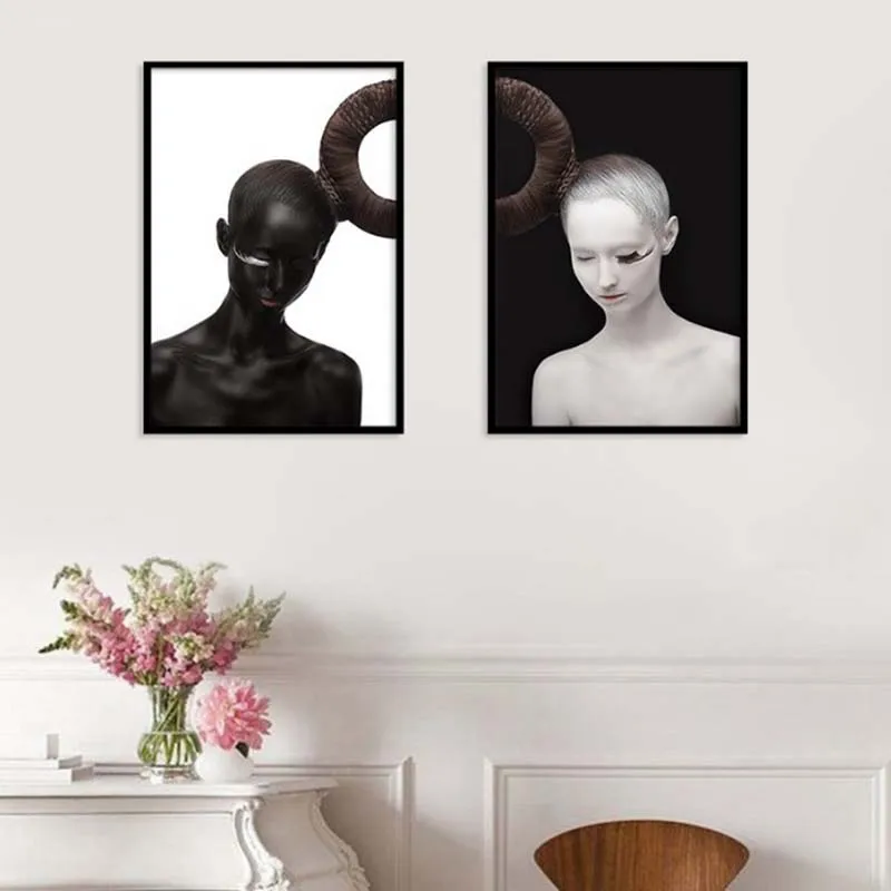 

Women Canvas Paintings Pictures Wall Art Canvas Black And White Paris Fashion Aesthetic Hotel Room Decor Living Room Decoration