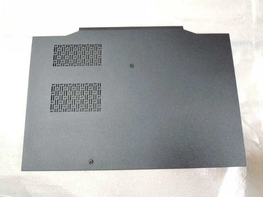 

Крышка привода памяти для нижней двери Dell Vostro 3560, черная, 04M5H 004M5H