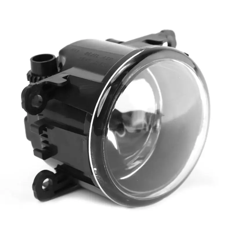 Замена передней противотуманной фары хорошее пропускание и равномерное