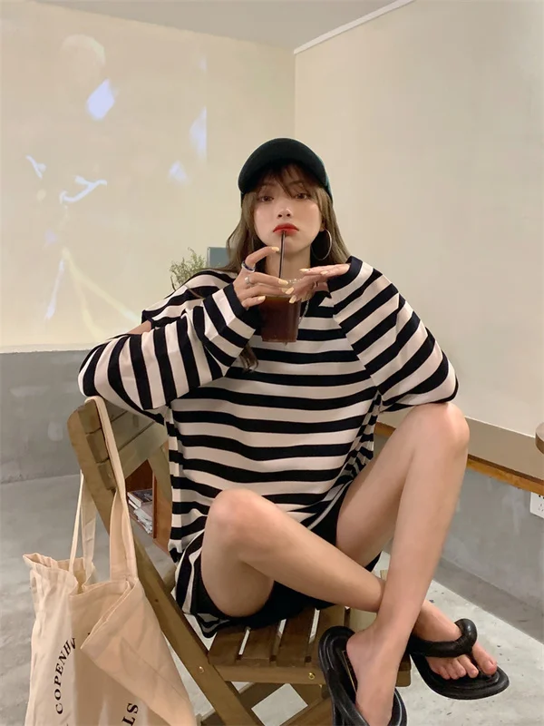 

Loose Off-the-shoulder Mid-length Long Sleeve Strip