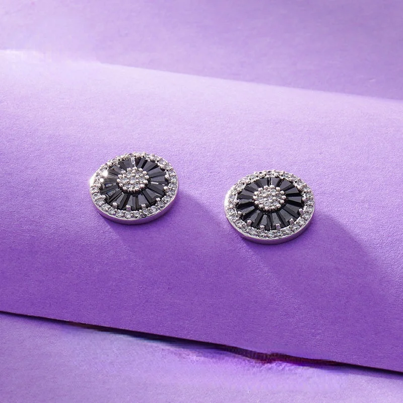 

Модная и элегантная женская модель