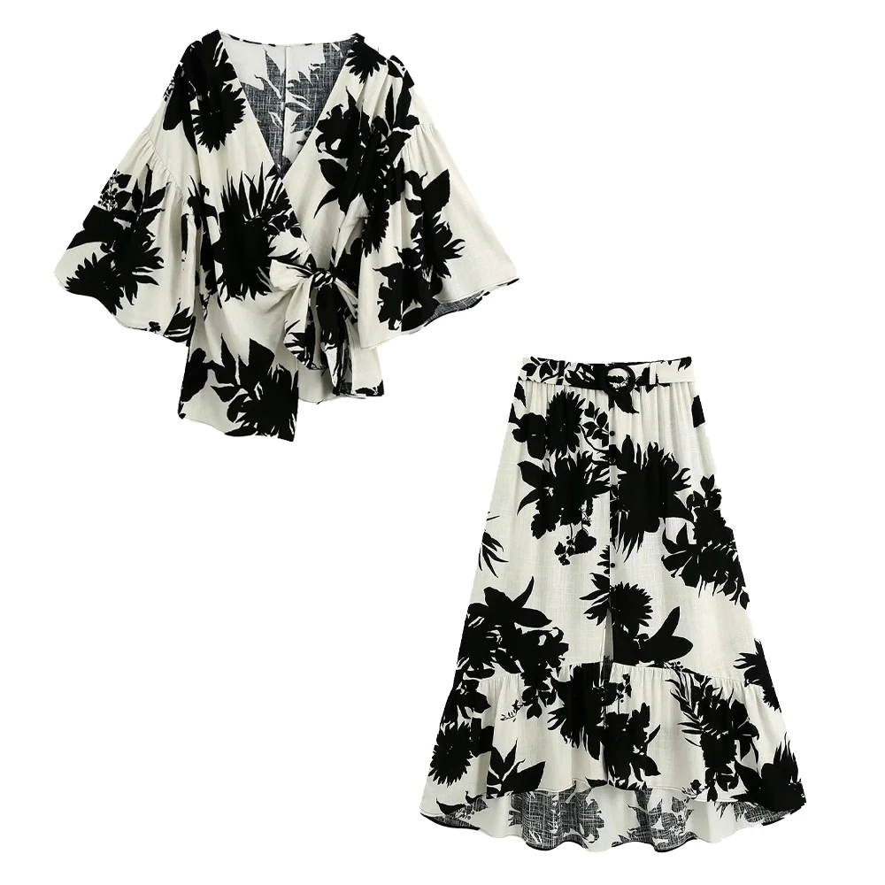 Женский комплект из двух предметов летняя футболка с треугольным вырезом и