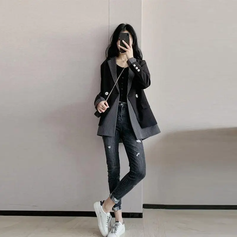 

2021 spring and autumn new Korean style loose design niche striped casual western clothing women