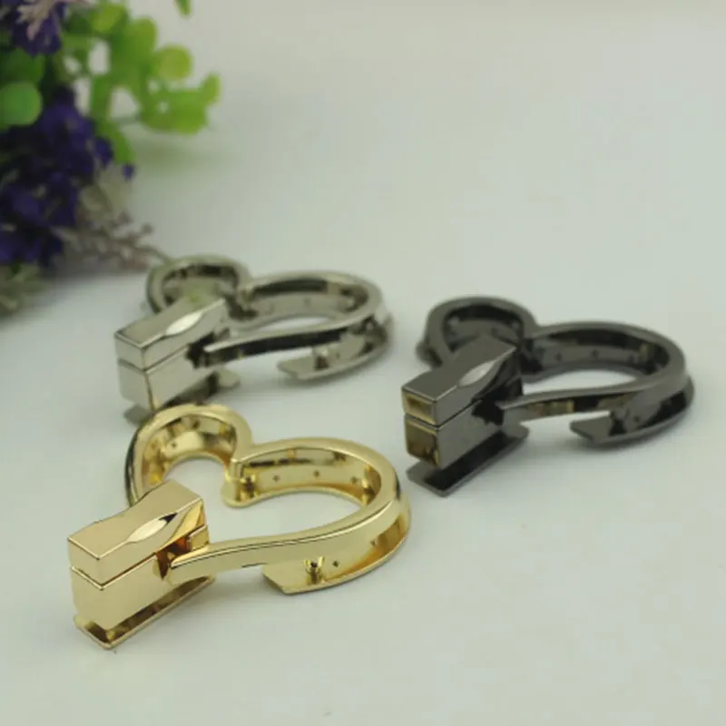 Fashion Heart Shape Bag Lock Clasp Metal Turn Lock Buckles For DIY Handbag Shoulder Bag Purse Handbag Hardware Bag Accessories