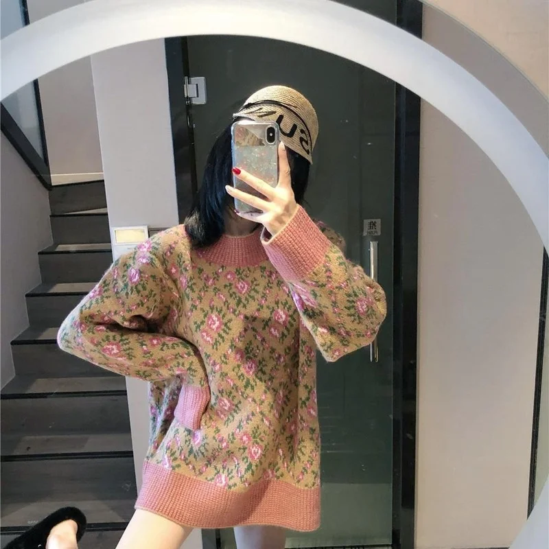 

2022 Fall/winter New Style Contrast Flowers Loose Jacquard Pullover Sweater Round Neck Knitted Pullover Blouse Women Fashion