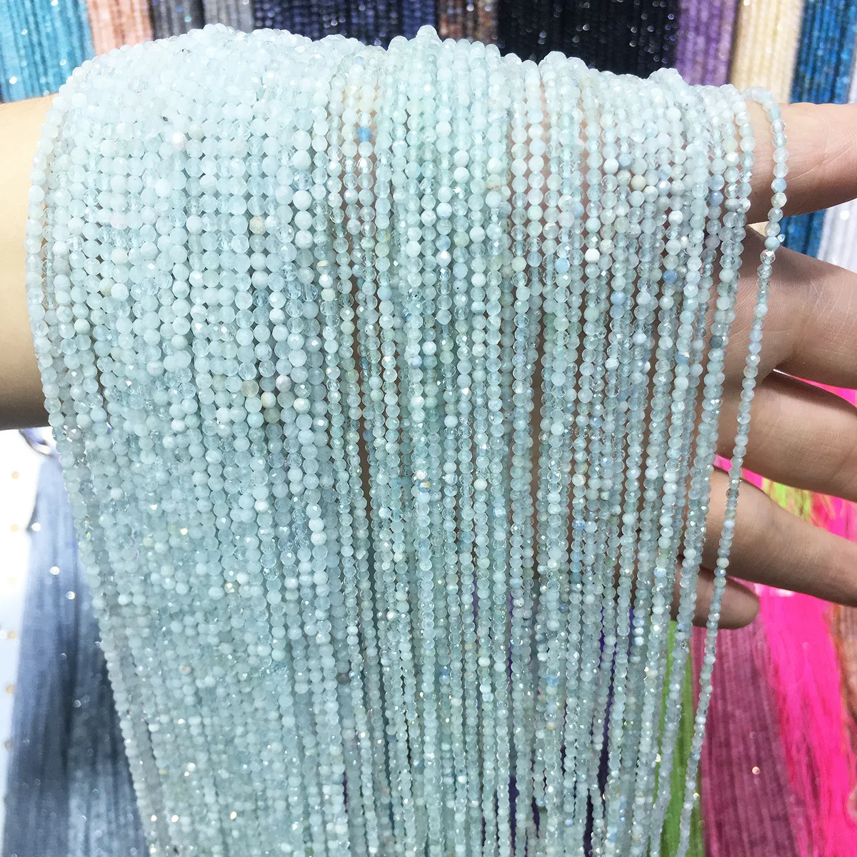 Натуральные красные и зеленые бусины с изображением лица сокровищ огранка