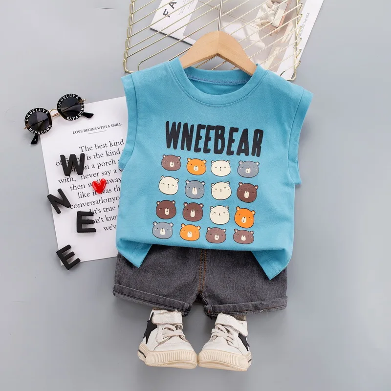 

Футболка без рукавов и джинсовые шорты для мальчиков и девочек