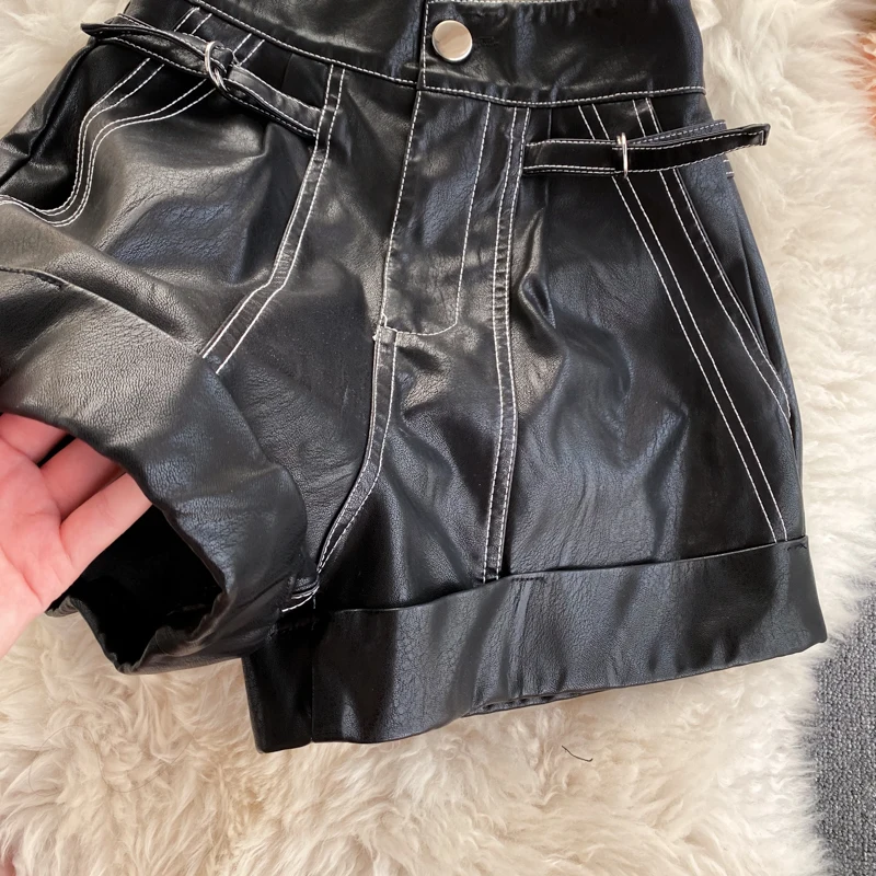 

Women Vintage High Waist Striped Wide Leg Zipper Fly Pockets Female Short Pants New Chic Fashion Faux Leather Shorts