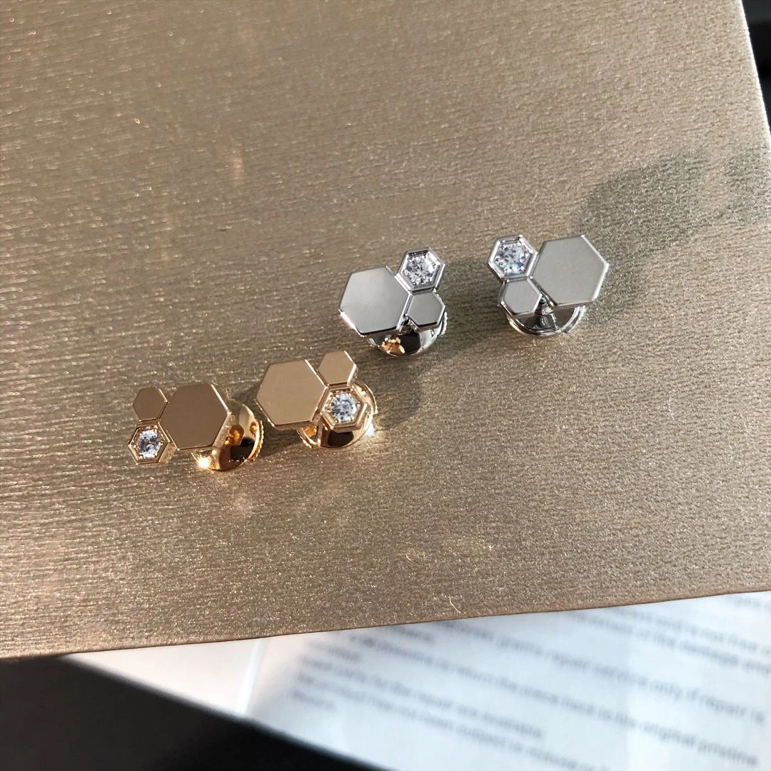 

Женские серьги из серебра 100% пробы с Пчелой