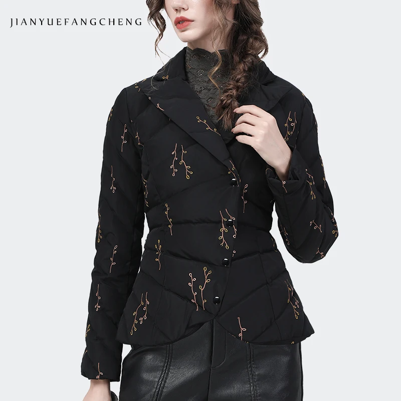 

Модный винтажный женский зимний пуховик с вышивкой и воротником-стойкой, облегающее короткое теплое утепленное пуховое пальто на белом утином пуху, новинка 2021