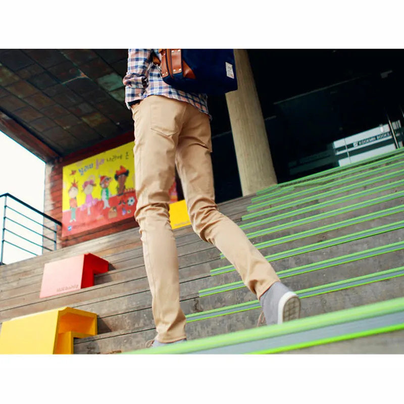 Мужские повседневные брюки цвета хаки облегающие бежевые модные трендовые